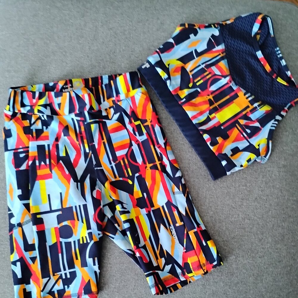 HIGH IMPACT TOP AND SHORT